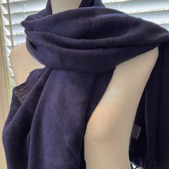 Remi & Reid navy blue tasseled long scarf wrap - Picture 3 of 6